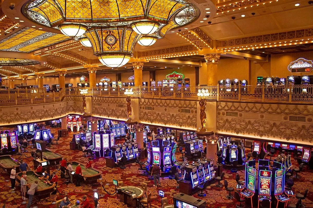 Room location considerations for a coastal casino-resort stay